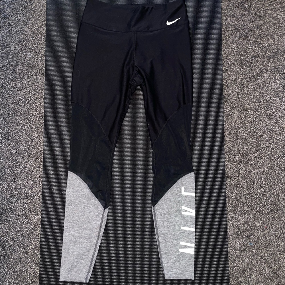 Nike leggings size M black and Grey